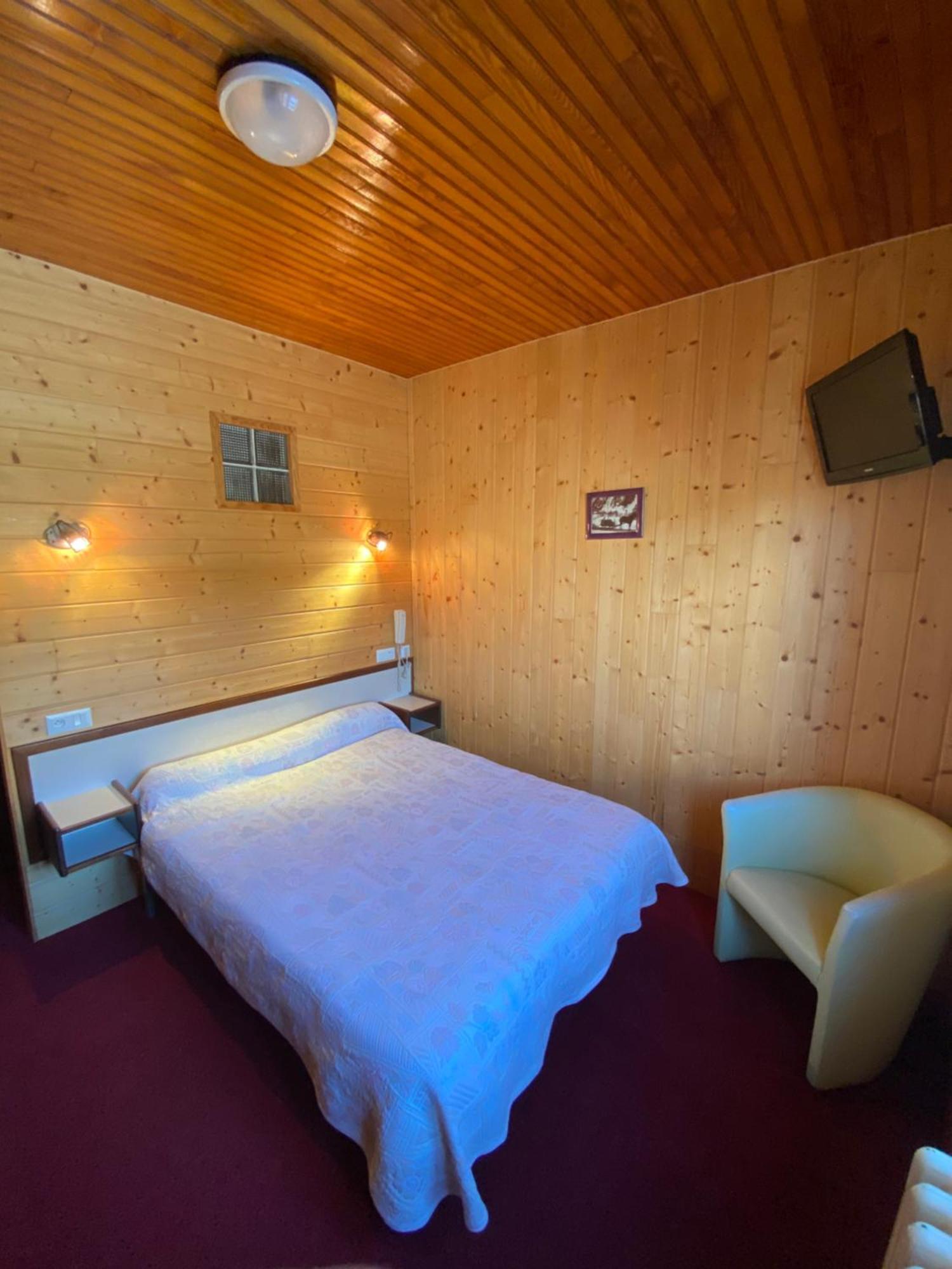 Relais Du Belloch Angoustrine Esterno foto